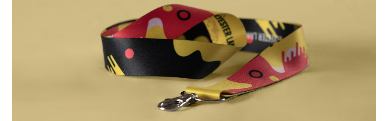 Lanyards : Qu'est-ce que c'est et Pourquoi Sont-Ils Plus Qu'un Simple Portabadge ?